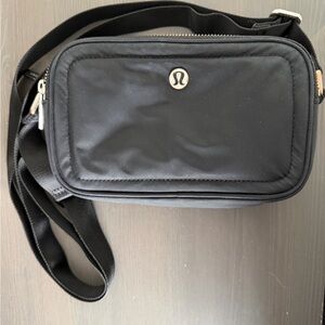 lululemon Camera crossbody Black Belt Bag